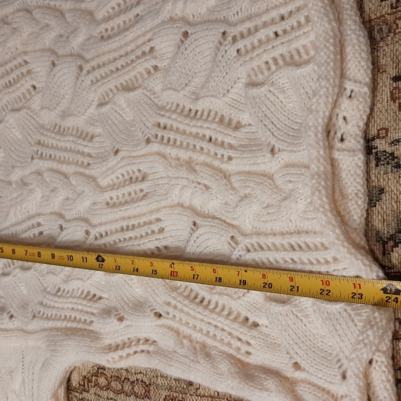 Hanmade Knitted Sweater. No Labels. Suposed To Be Size Large - Picture 4 of 8